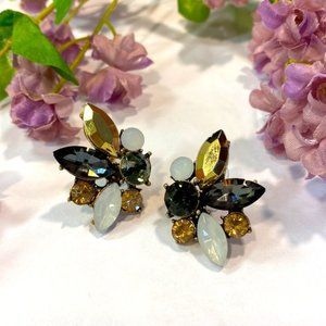 Gorgeous gold Rhinestone stud earrings